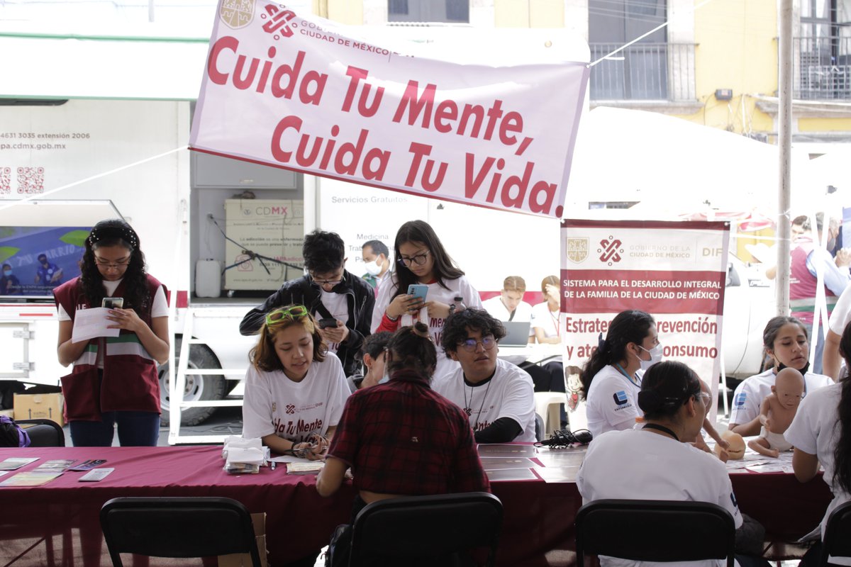 SSaludCdMx's tweet photo. 😪 La #DepresiónInvernal es un tipo de trastorno afectivo que se caracteriza por su patrón estacional recurrente, con síntomas que duran hasta 5 meses al año. 

😢Uno de estos síntomas es la pérdida de interés en las actividades se solían disfrutarse.

➡️ @iapa_cdmx brinda apoyo psicológico , ya sea vía telefónica o presencial, consulta más https://t.co/0GLNhIUfQB