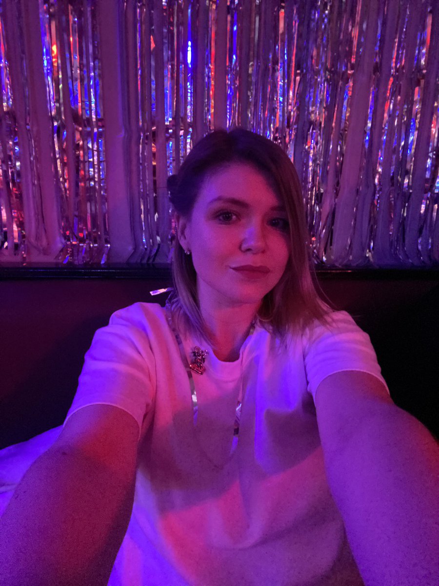 dashenkaKu's tweet photo. Что нового? Я всё еще отмечаю 💃 https://t.co/s09tu7XfTF