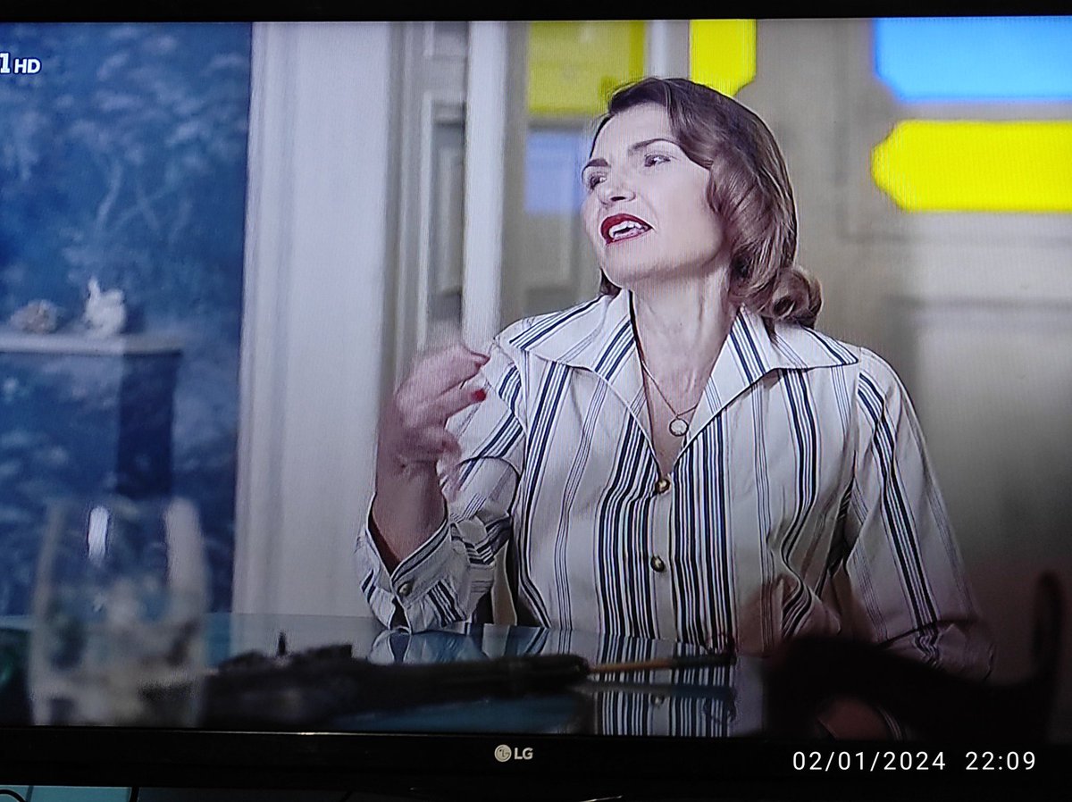 PanariellinaIda's tweet photo. E anche in questo caso un plauso alla bravura per degli artisti che portano l'arte del teatro del grande Eduardo De Filippo in televisione By Ida Panariellina #SergioCastellitto @MariaPiaCalzone @RaiUno @RaiPlay #Picomedia
@e_deangelis #Picomedia @mgaudioso1 #NonTiPago https://t.co/OnCV7Sow5M