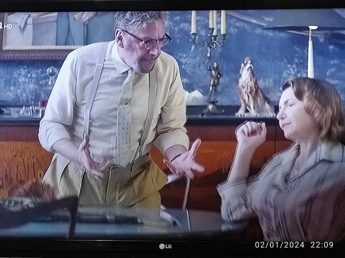PanariellinaIda's tweet photo. E anche in questo caso un plauso alla bravura per degli artisti che portano l'arte del teatro del grande Eduardo De Filippo in televisione By Ida Panariellina #SergioCastellitto @MariaPiaCalzone @RaiUno @RaiPlay #Picomedia
@e_deangelis #Picomedia @mgaudioso1 #NonTiPago https://t.co/OnCV7Sow5M