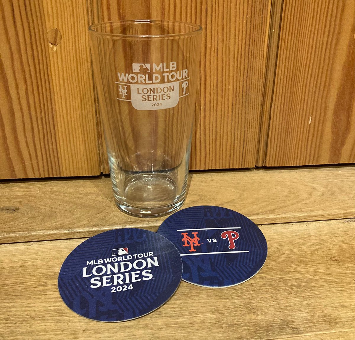 GIVEAWAY 

It’s 2024 - almost time for <a href="/Phillies/">Philadelphia Phillies</a> and @mets to hit the UK for <a href="/MLBEurope/">MLB Europe</a>’s London Series 🇬🇧🙌

To celebrate we’re giving away a MONEY CAN’T BUY London Series pint glass

TO WIN:

✅ FOLLOW <a href="/batflips_nerds/">Bat Flips and Nerds</a> 
✅ RETWEET this post
✅ TAG a pal

Winner Sunday 8 January