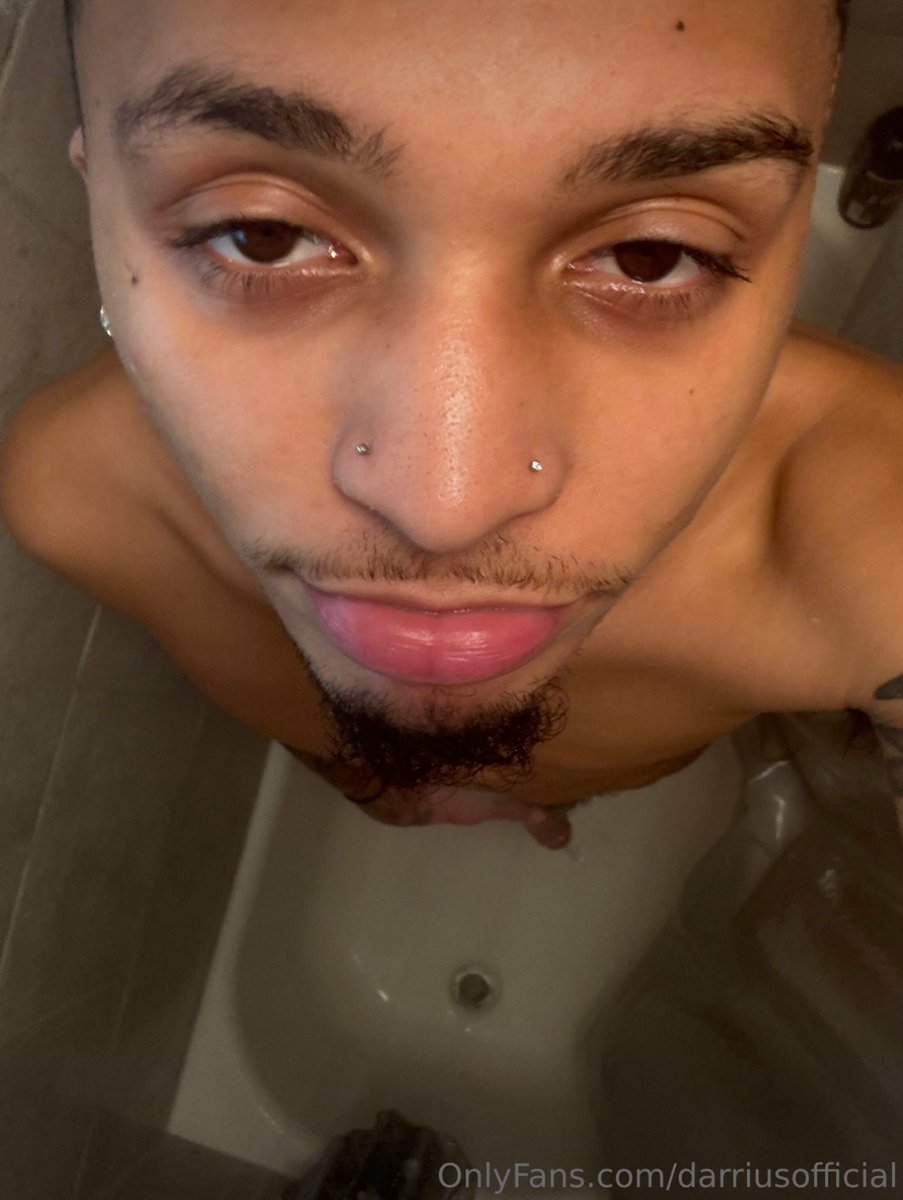 mychann53065449's tweet photo. Darriusofficial https://t.co/F5ZSiuRQRO