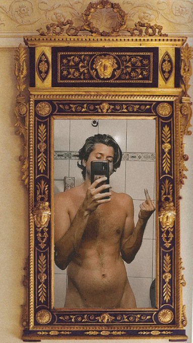 Versace https://t.co/YRwuoieh3R