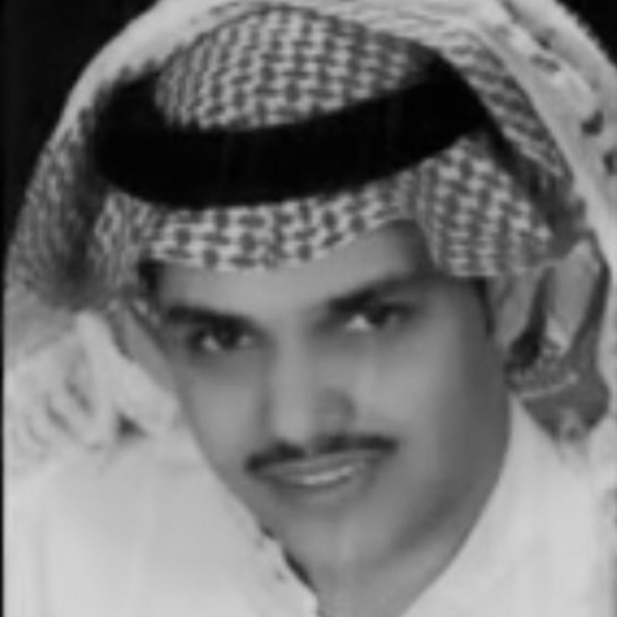 haif5's tweet photo. مشعآن من يقدر يردّه من جديد 
لو بـ الذكى على النقى يستدرجه 

والله يافي راسه من افكار القصيد 
منجم ذهب يحتاج من يستخرجه https://t.co/eL7gdXrmJz