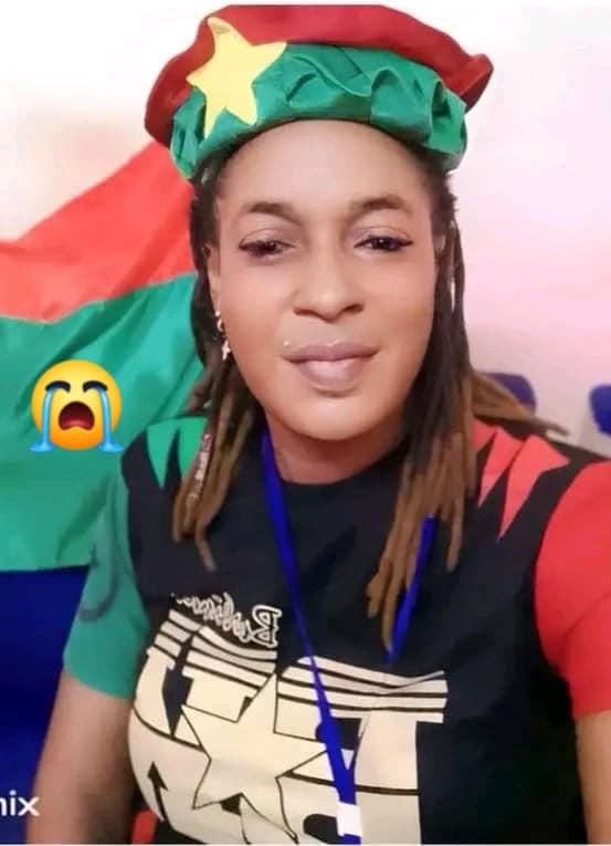 L_Activiste226's tweet photo. #Burkina_Faso🇧🇫🛑🚨:

#Nécrologie🇧🇫🚨🛑: 

Les nouvelles du décès de notre compatriote #FloFlo🇧🇫✊🏿.  

Pour ceux qui me demandait quelle était la cause de sa mort ☠️. 

La Patriote, la Guerrière, l'amazone et farouche soutien du Président Capitaine Ibrahim Traoré , @CapitaineIb226  FLOFLO est décédée . 

De suite d’un accident de circulation le samedi 30/12/2023 juste après un direct sur Facebook, #FLOflo a rendu l’âme ce 01/01/2024. 

Combattante , compatriote pour la liberté 🗽 FloFlo que ton âme repose en Paix 🪦. 

Elle Disait dans son direct « si je meurs, je veux qu'on m’enterre auprès de Ma soeur #Anaïs_Drabo »

Notamment il y’a 6 jours dans sa page #Facebook_Floflo avait publié des choses concernants si elle meurt pendant ce combat 👇🏿.

Nous avons pris ça de l'amusement. 

Or elle a juste prophétisé sur sa mort. 

Le Samedi Elle était dans le rassemblement . 

Après avoir quitté le ressemblement  patriotique, elle est rentrée sans pouvoir ressortir. 

Que ton âme repose en paix 🪦 Notre combattante de lutte #FLOflo.

Tu as été utile pour le Burkina Faso 🇧🇫, pour l’Afrique , pour L’#AES et pour Le Sahel✊🏿. 

Nous te rejoindrons Tous, un jour . 

On continue la lutte coûte que coûte derrière toi . 

Va en paix ☮️ #FloFlo.

Nous t’oublierons jamais 🇧🇫🗽✊🏿.