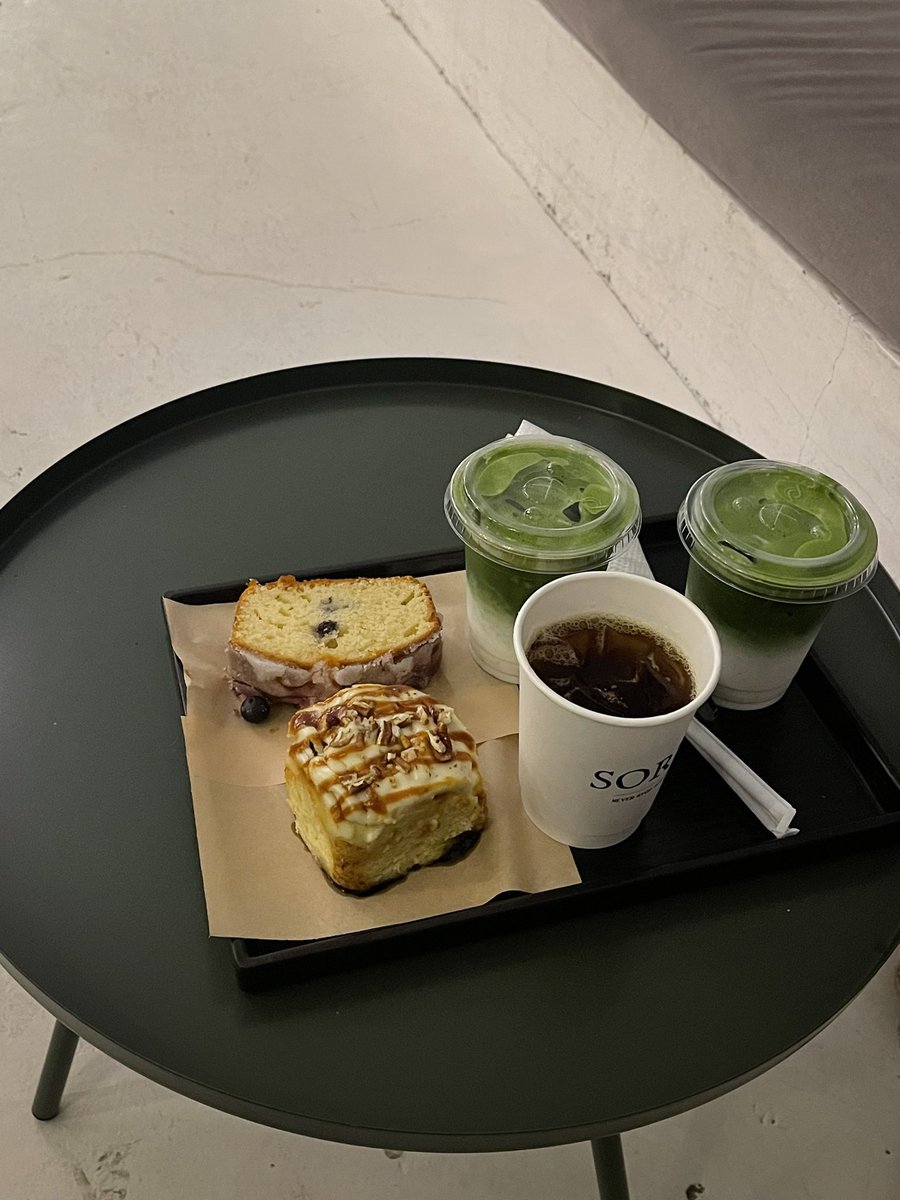 cloudyH_'s tweet image. Today was good ♡