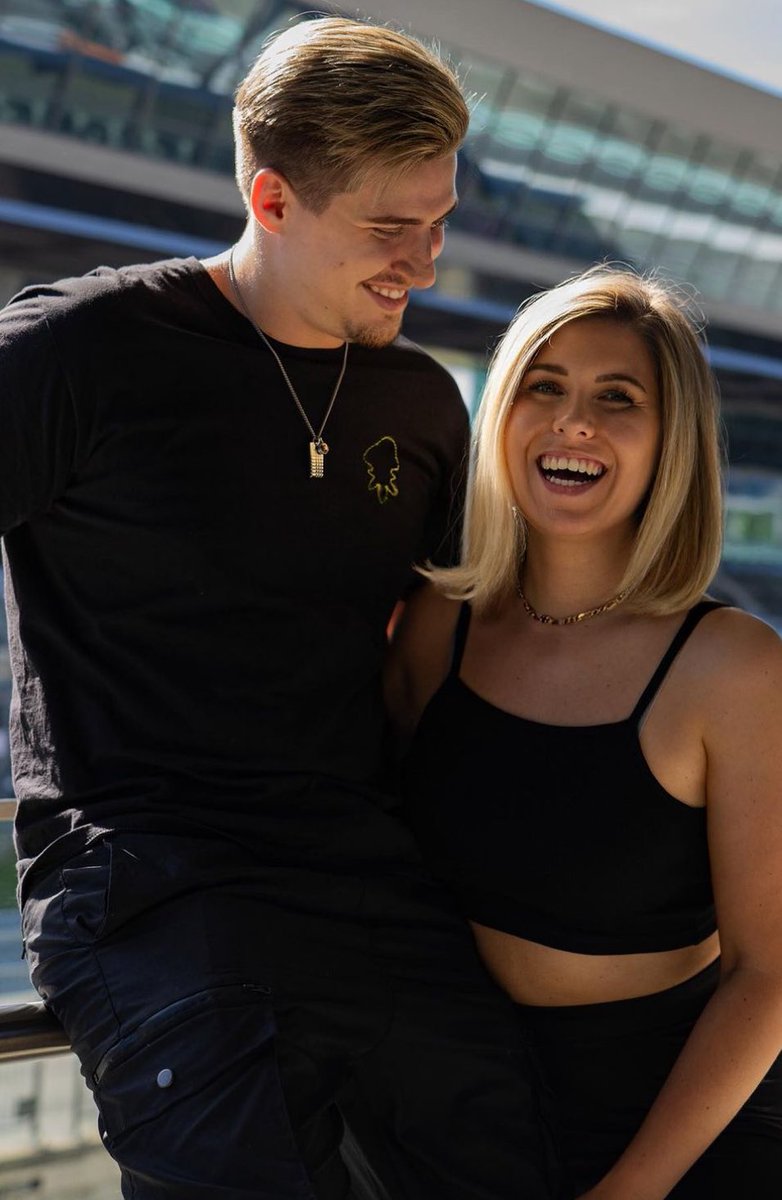 Already 6 years together with you❤️
<a href="/BecciPlays/">JustBecci ⚠️Inaktiv⚠️</a> 
Time's truly flying 💕