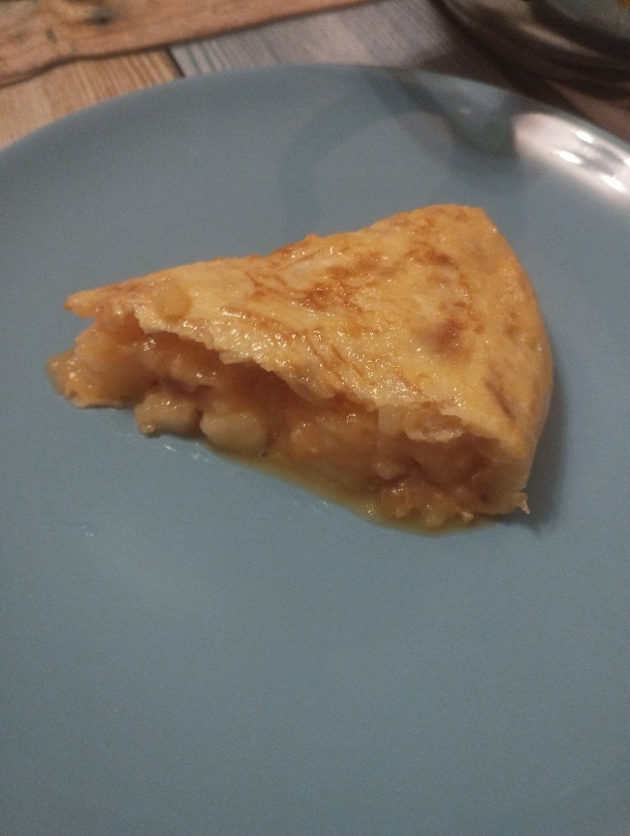 Creo que hago unas tortillas espectaculares, llevo un año haciéndolas casi todas las semanas invitando a un montón de gente y creo que es lo mejor que se hacer, este año vendrá mucha más gente y les haré tortillas, muchas tortillas.