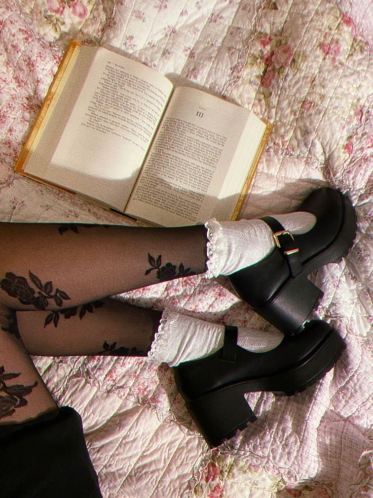 BestPromosBr's tweet photo. 👠 Sapatos Mary Jane que achei na SHEIN - a thread ✨ https://t.co/FXdzahdH19
