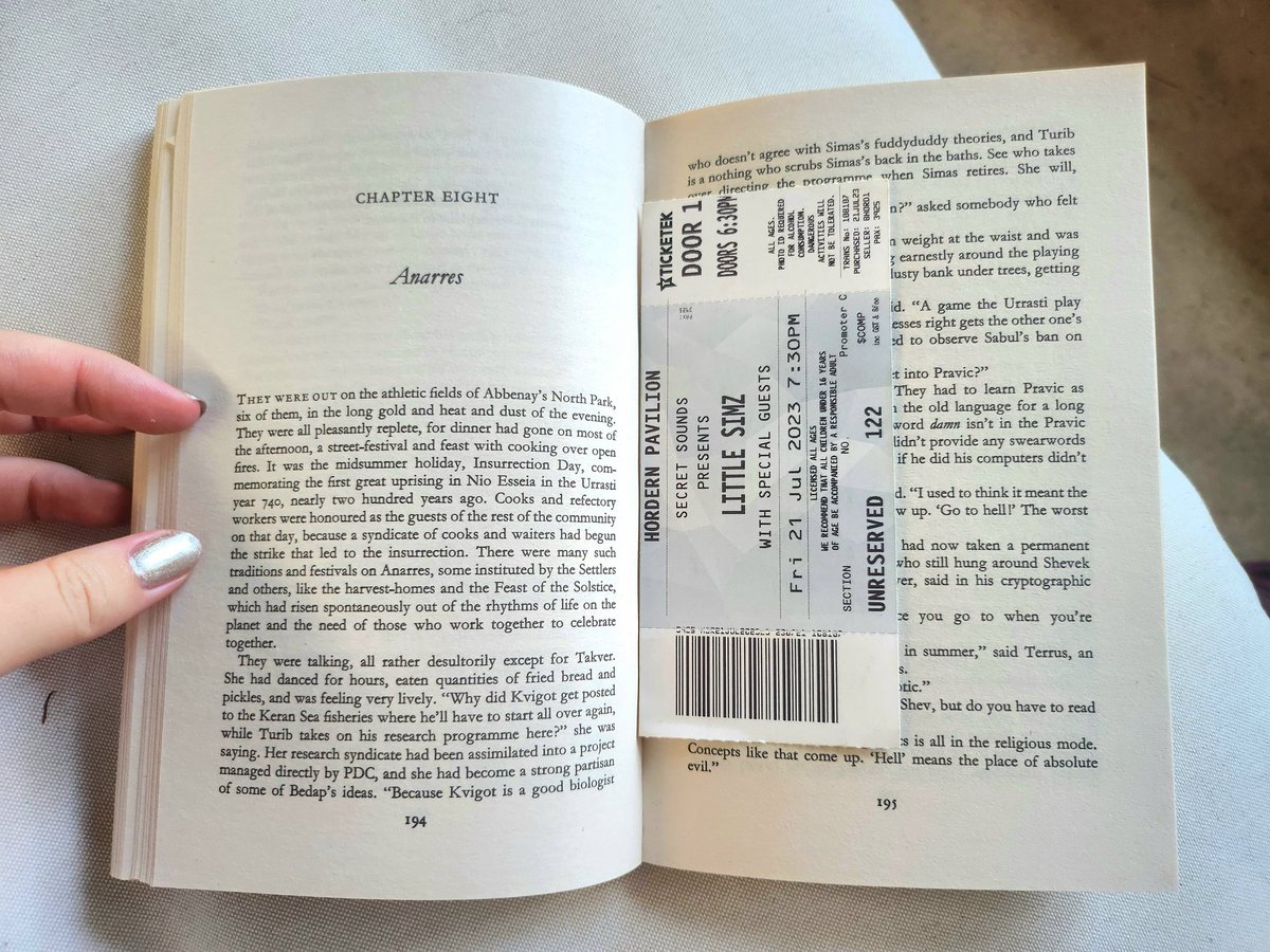 goodhewie's tweet photo. le guin does it again 💗🦠🕊🤓
not even finished AND it's only the third day of the year but can already tell this is a fav of the year https://t.co/xPHauy140T