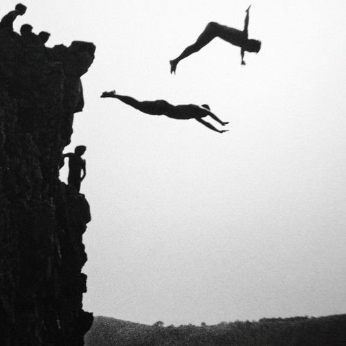 <<Essere nel salto, sul bordo, non nella festa, all'epilogo>> #RenéChar #photo Ferdinando Scianna Sant'Elia, Sicilia. 1982.