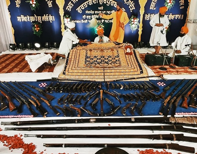 The Khalsa and Firearms.

In a display of respect, historically important firearms (ਅਸਤ੍ਰ) of the Khalsa Panth are placed before Aad Guru Granth Sahib Ji.

This scene highlights the deep veneration of weaponry within Sikh tradition.

Takht Sachkhand Sri Hazoor Sahib, Nanded.