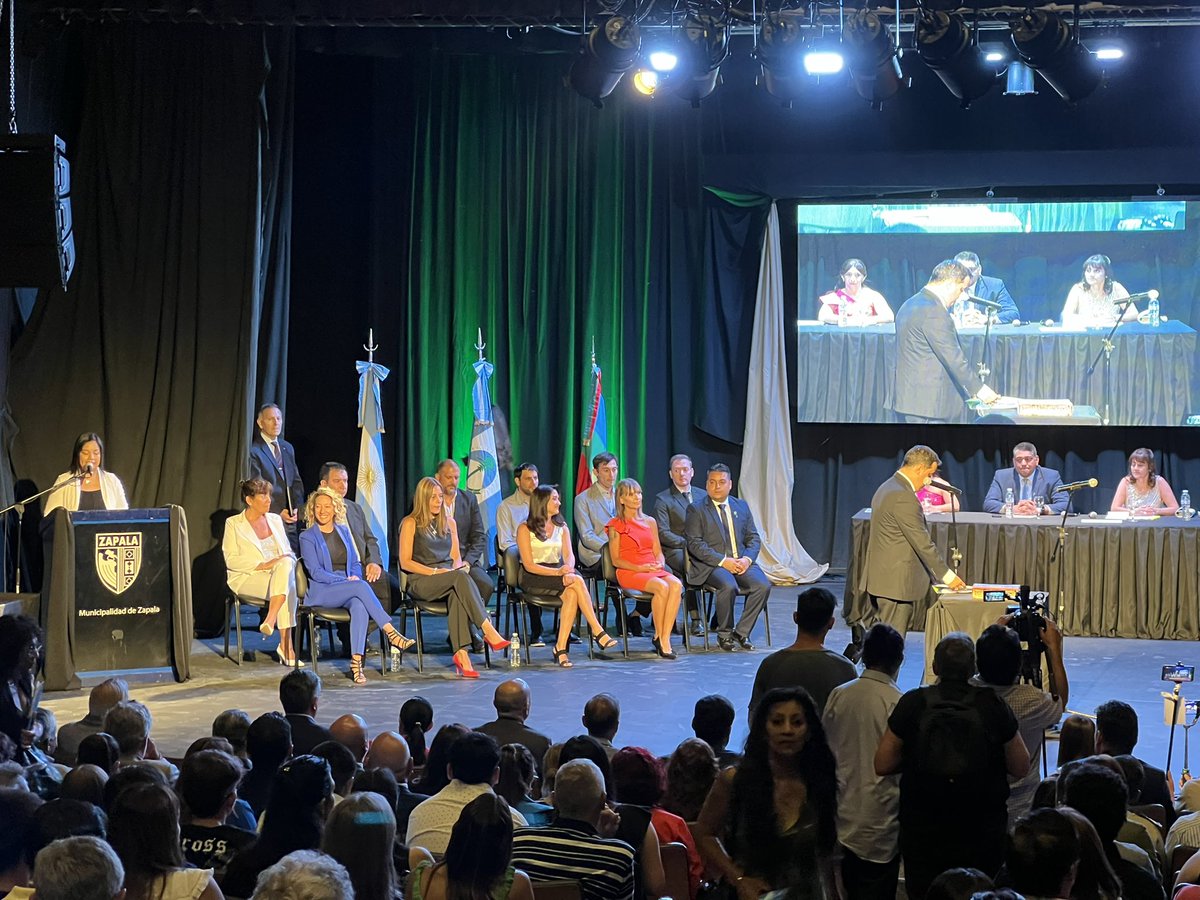 DaniRucciOK's tweet photo. #Ahora
🙌🏼Acompañamos al Intendente @CarlinKoopmann en la asunción de autoridades Municipales de la Ciudad de Zapala👏🏼
#elinterior #mpn #daniruccidiputada https://t.co/4U3A0oo7NH
