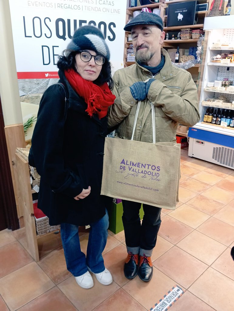quesosJUAN's tweet photo. Últimos premios de la #navidad2023 con #Fecosva y #AlimentosdeValladolid
#compraentucomerciovecino
#LosQuesosdeJuan
#MedinadelCampo https://t.co/ixhHmS0u2B