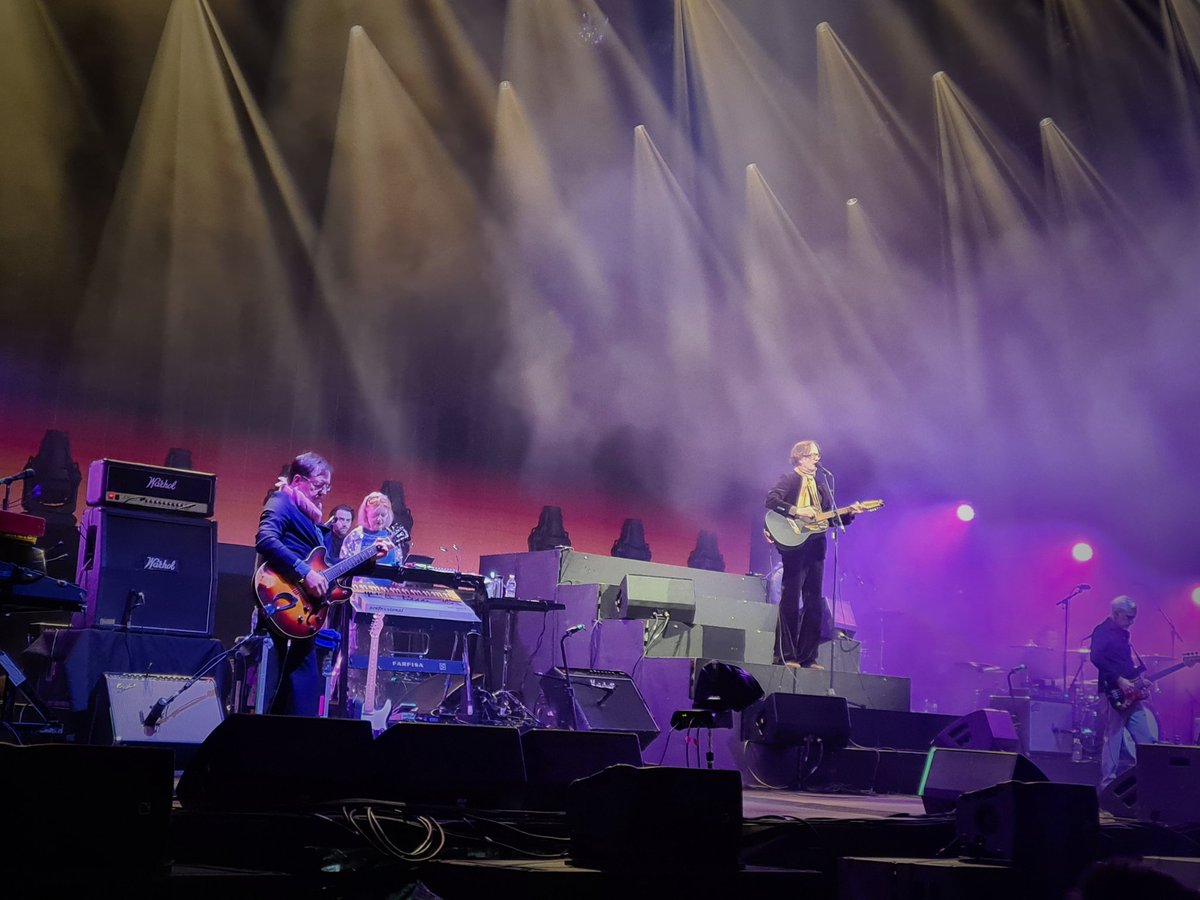 Edd_Stark0408's tweet photo. Pulp @welovepulp bringing in 2024 at Edinburgh Gardens.
@therealnickbank - snazzy jacket, squire!
Thoughts with Jarvis and his family x
Photo dump on Instagram
#pulp #pulplive https://t.co/QVIuuI1bLL