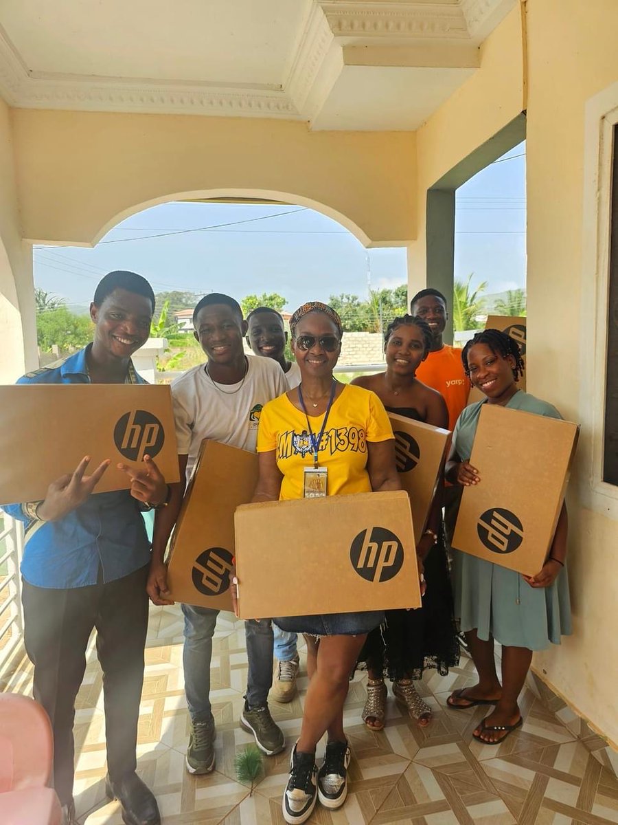 Sorors from Eta Sigma Atlanta Chapter and Southeast Region are creating wonderful memories with the delegation of Sorors in Ghana! 💙💛

#SigmaGammaRho #SGRhoGhanaTakeover #GreaterinGhana #AtlantaSGRho