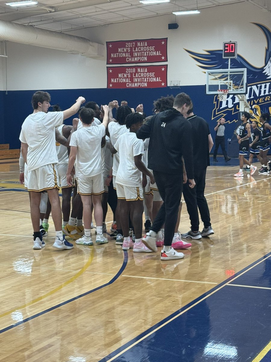 billqueenfca's tweet photo. Big win @R_U_MBBall over @StAndrewsUnive1 104-72!! Great team win!! #Teamwork #RUfamily @NAIAHoopsReport https://t.co/DAJ3v1nDAa