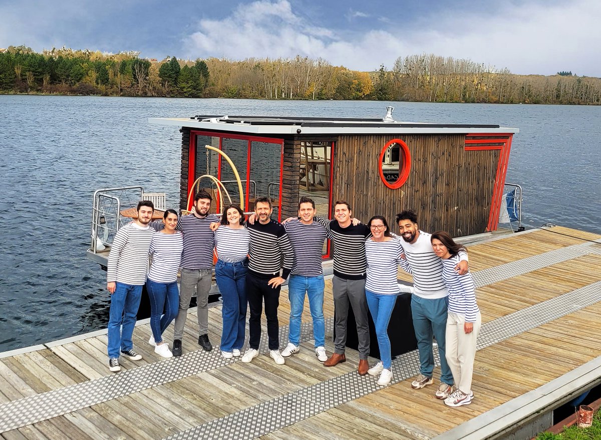 ⚓️L’équipage de L’Escale Royale vous souhaite une année 2024 emplie de succès et de bonheur !✨Nous sommes reconnaissants pour votre soutien continu.🙏 Restez connectés pour découvrir nos nouveautés à venir !
#bienvenueabord #BonneAnnee2024 #success #HappyNewYear #Lescaleroyale