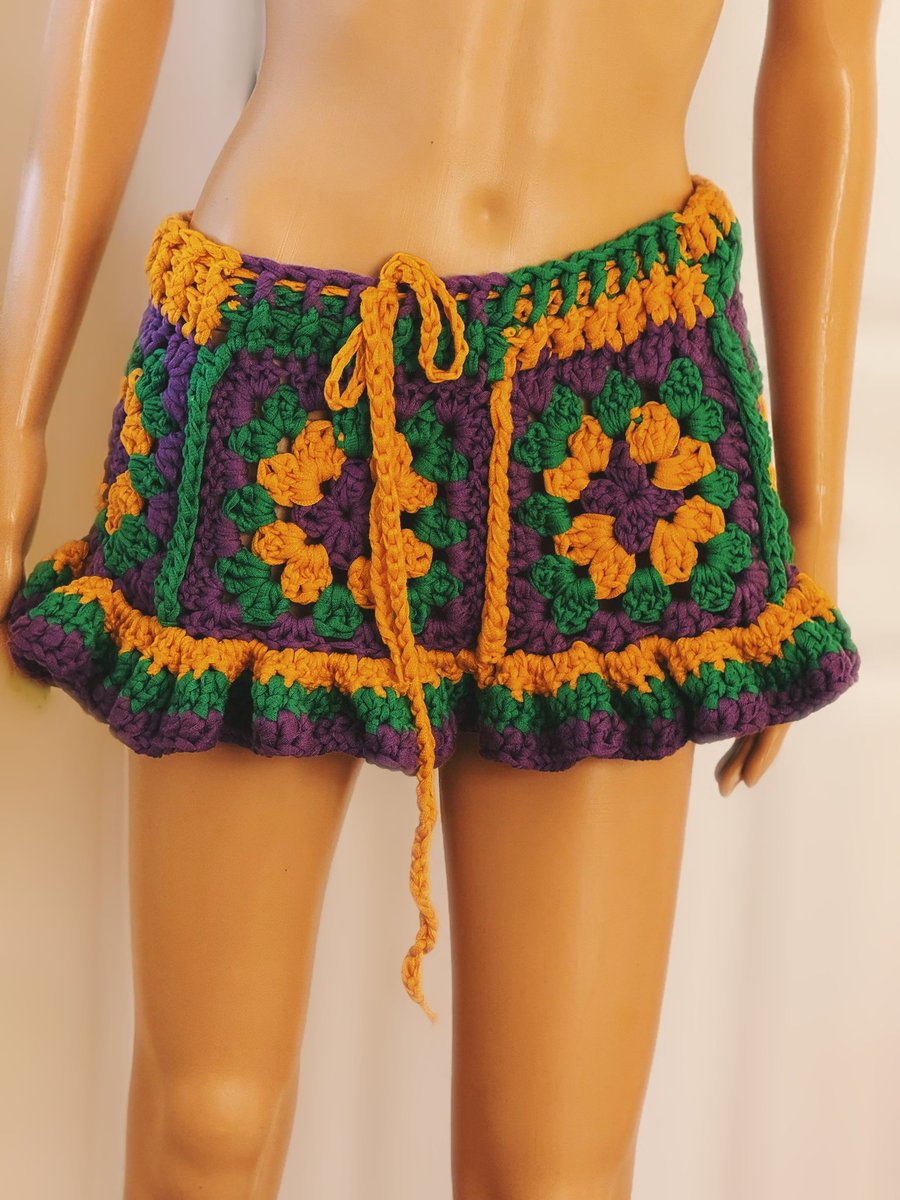 miaagnae's tweet photo. I will be dropping pieces for Mardi Gras on January 20th💜💛💚 all handmade by me https://t.co/uxtmKe7GdQ