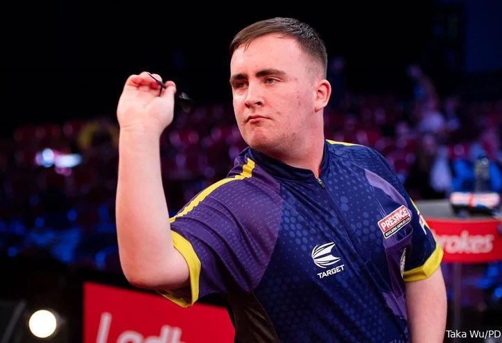 RoyalB88's tweet image. Luke Littler Brickified as LEGO figure. 

The best darter at the moment? 

#dartswc2024 #WCDarts