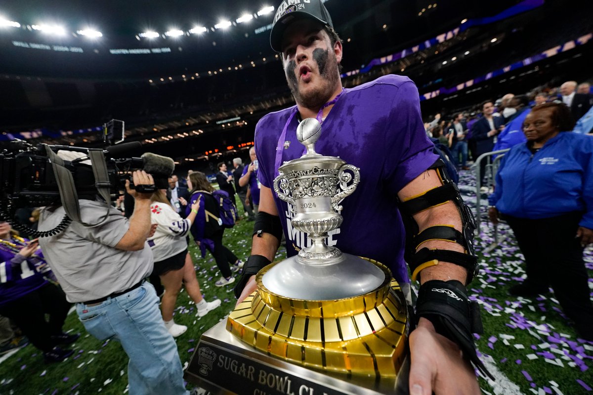 So cool! 7⃣ #copreps athletes in the Natty🔥

Michigan:
- Drake Nugent (Highlands Ranch)
- Reece Attebery (Eaglecrest)
- Andrew Gentry (Columbine)
- Hayden Moore (Regis Jesuit)
- Connor Jones (Palmer Ridge)

Washington: 
- Roger Rosengarten (Valor) ⬇️📸
- Zach Henning (Grandview)