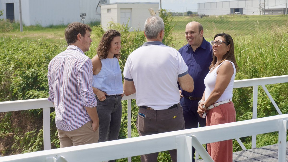 OBRAS QUE DAN ESPERANZA

Junto al intendente de la ciudad, <a href="/RodrigoAMuller/">RodrigoMullerEselCambio</a> y la secretaria de obras públicas, recorrimos diferentes obras que se llevan a cabo en el ejido urbano y periférico de la localidad. Estas obras van a cambiar la realidad de Esperanza y de sus vecinos.