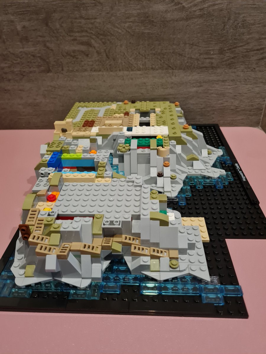 Lego Hogwarts Castle part 3 done! Will finish off the base tomorrow.