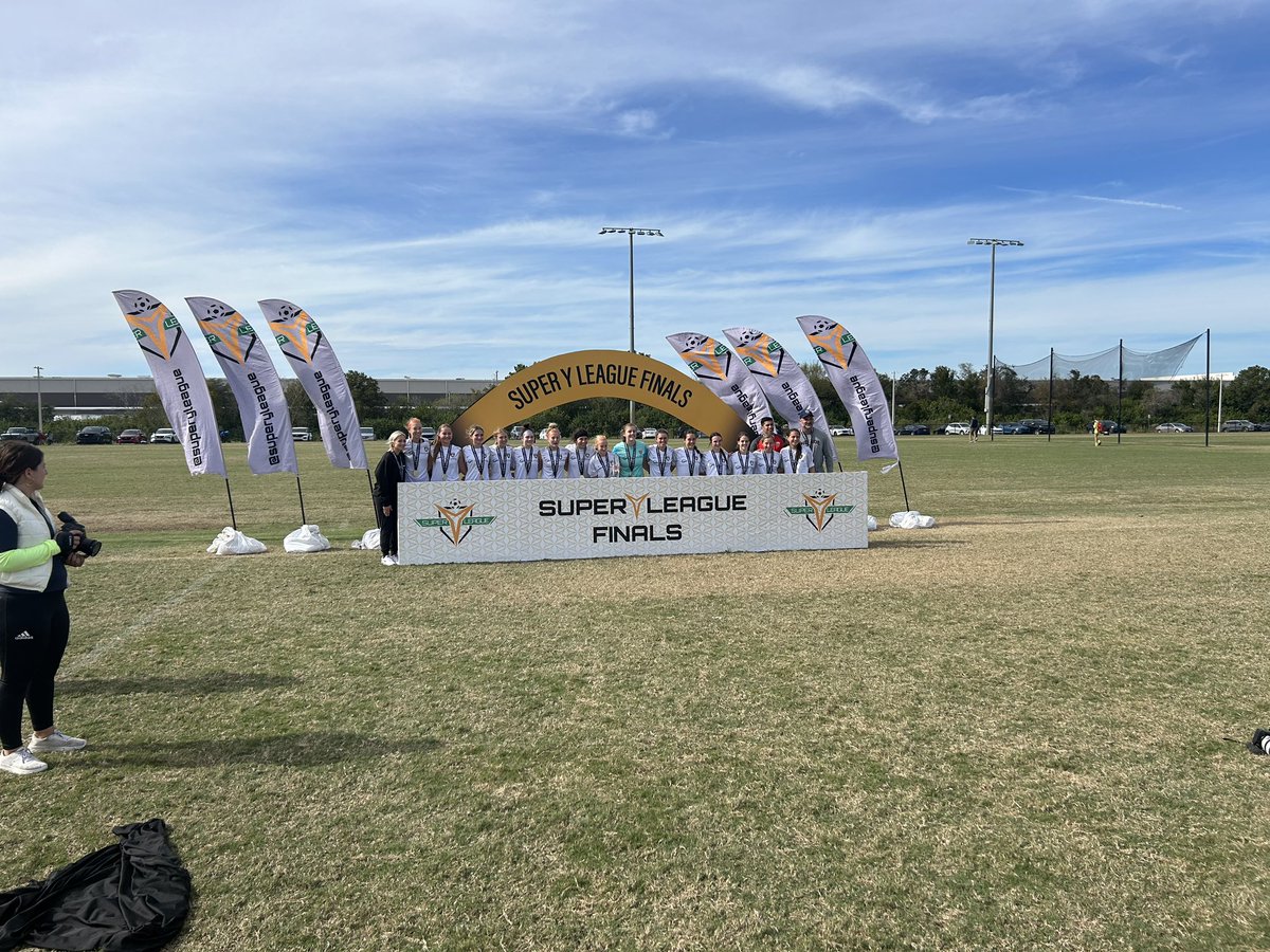 AJgoalie00's tweet photo. 2023 has been a rollercoaster of a year! I am so grateful for my teammates, coaches, and parents. I have had so much fun attending is camps, winning trophies and furthering my relationship with my teammates. Can’t wait to see what 2024 brings! https://t.co/H4pWdOq4VD