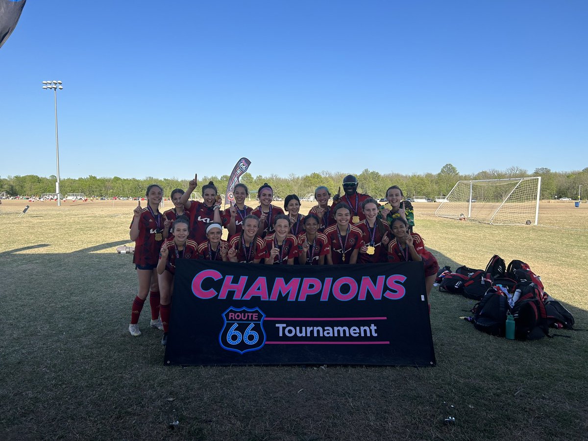 AJgoalie00's tweet photo. 2023 has been a rollercoaster of a year! I am so grateful for my teammates, coaches, and parents. I have had so much fun attending is camps, winning trophies and furthering my relationship with my teammates. Can’t wait to see what 2024 brings! https://t.co/H4pWdOq4VD