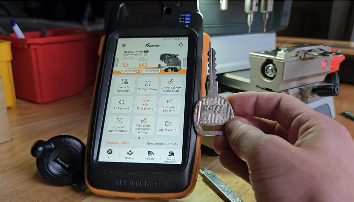 Xhorsevvdi's tweet photo. Chevy GM Ignition Jiggler Key πππ
#xhorse dolphin xp005 machine β
β
CRE: Entry Expert π
#dolphinxp005 #chevygm #ignitionkey #jigglerkey #keycuttingmachine #keycutting #kecut #Locksmith https://t.co/FuWZmcWteM