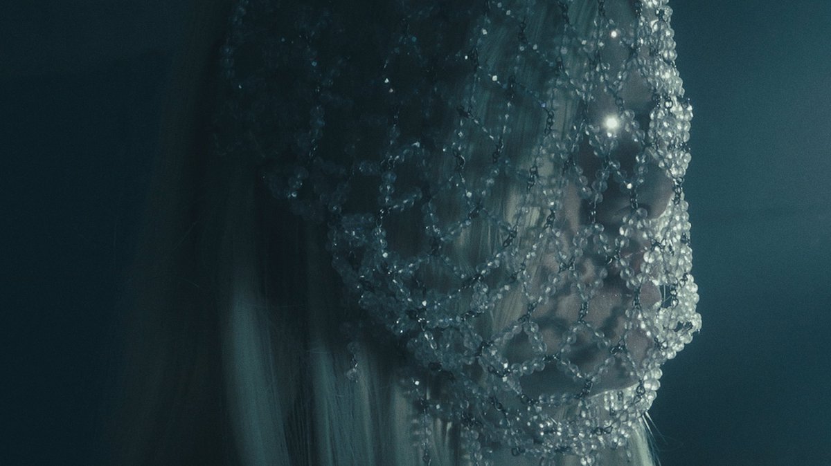 simulationprod's tweet photo. Music video for LOVE OBJECT / Italians Do It Better  – “THE TOWER OF SILENCE”

Director and creative producer – Sofya Atalikova
Director of photography – Valeriia Johnsen
Edit – Sergey Kuryshin
Color – Jaime OBradovich &amp; Company3
Animation – Ruslan Kolmakov https://t.co/EHaUJZpejY