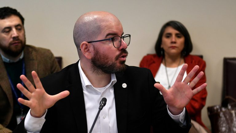 zona_libertaria's tweet photo. Se acuerda de los más de 96 mil millones de pesos que destinaría Chile en un plazo de 15 años a la @AgendaCAF (Banco del desarrollo de América Latina y el caribe) en compra de acciones. 

Bueno, resulta que:
@An_Urrejola y @GiorgioJackson boleteaban a honorarios a la institución mencionada.  

Estamos hablando de pagos millonarios por parte de una organización que recibe financiamiento directo por parte de Chile. 

Algo así como el "Yo dono mi sueldo".

Epstein Giorgio Jackson Miguelito Instituto Nacional #sinfiltrostv Luciano Cruz  Judíos #MerluzoDemente Casa Rosada Gracias al DNU de Milei