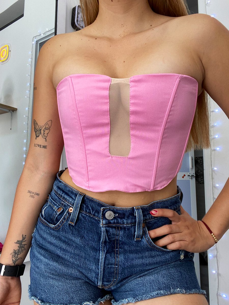 XROJAS2004's tweet photo. La ropa está chimba pero la modelo se pasa de mamasita 🥰🩷 https://t.co/vrQ02JEx40