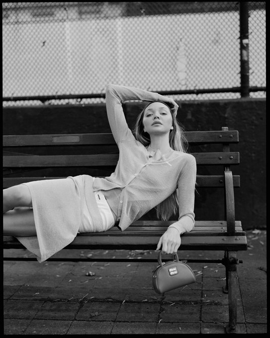 New York in Miu Miu https://t.co/cTGb6BAVfo