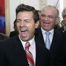 Lizgottik's tweet photo. Oigan charios ya les bajaron la gasolina a 10, no menos como a 29.99 el litro jajajaja https://t.co/i49GotWLwh