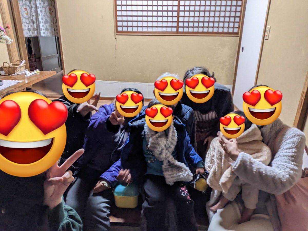 nanamaru132's tweet photo. ひいおばあちゃん、おじいちゃんのおうちに遊びに行きました🏠
下の子は生まれて初だったから2人とも大喜びしてくれた☺️
いいお正月でした！！ https://t.co/alaJw92XID