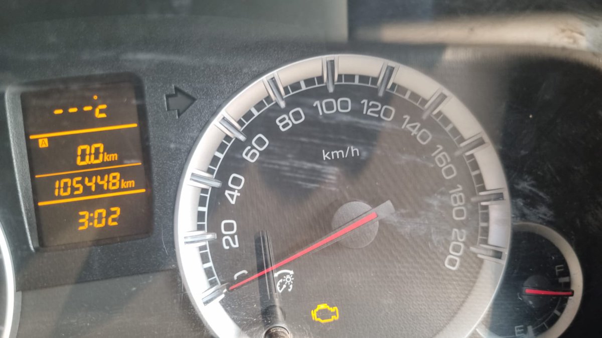 pandeyarunkumar's tweet photo. @Zoomcar_India 
Please share your customer care number to discuss the status for my 100% refund.I have observed yellow light in the meter so informed the Owner of the vehicle &amp; he advised that the vehicle will to be handed over to his nominated. Please refund 100% my money&amp;update https://t.co/wPQ90WsBmz
