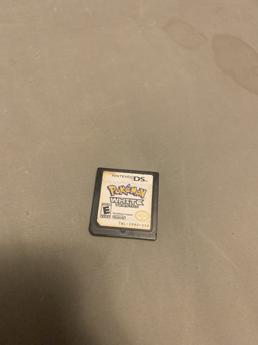 gabes_alt_'s tweet photo. @TheBobPony I do have a genuine copy of White 1, but it's just the cartridge https://t.co/QBjItIld6H