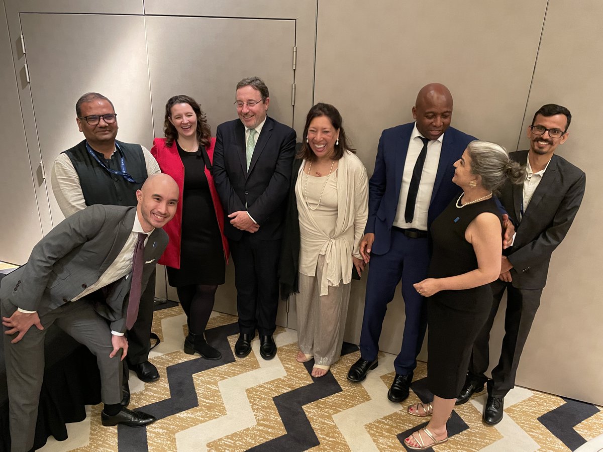 mauriceianwee's tweet photo. 2023 Recap: Whirlwind year!

📚 Published a report on Sustainability Reporting: https://t.co/kbfCDU44Ko

🌐 COP 28 Dubai side event.

🤝 Coordinated @SIFForum.

🤝 @FC4SNetwork AGM &amp; meeting colleagues

🌏 Moved to Bangkok.

♻️ SFDN events &amp; outputs 

Humbled by the opportunity! https://t.co/v3oHBsBLVy