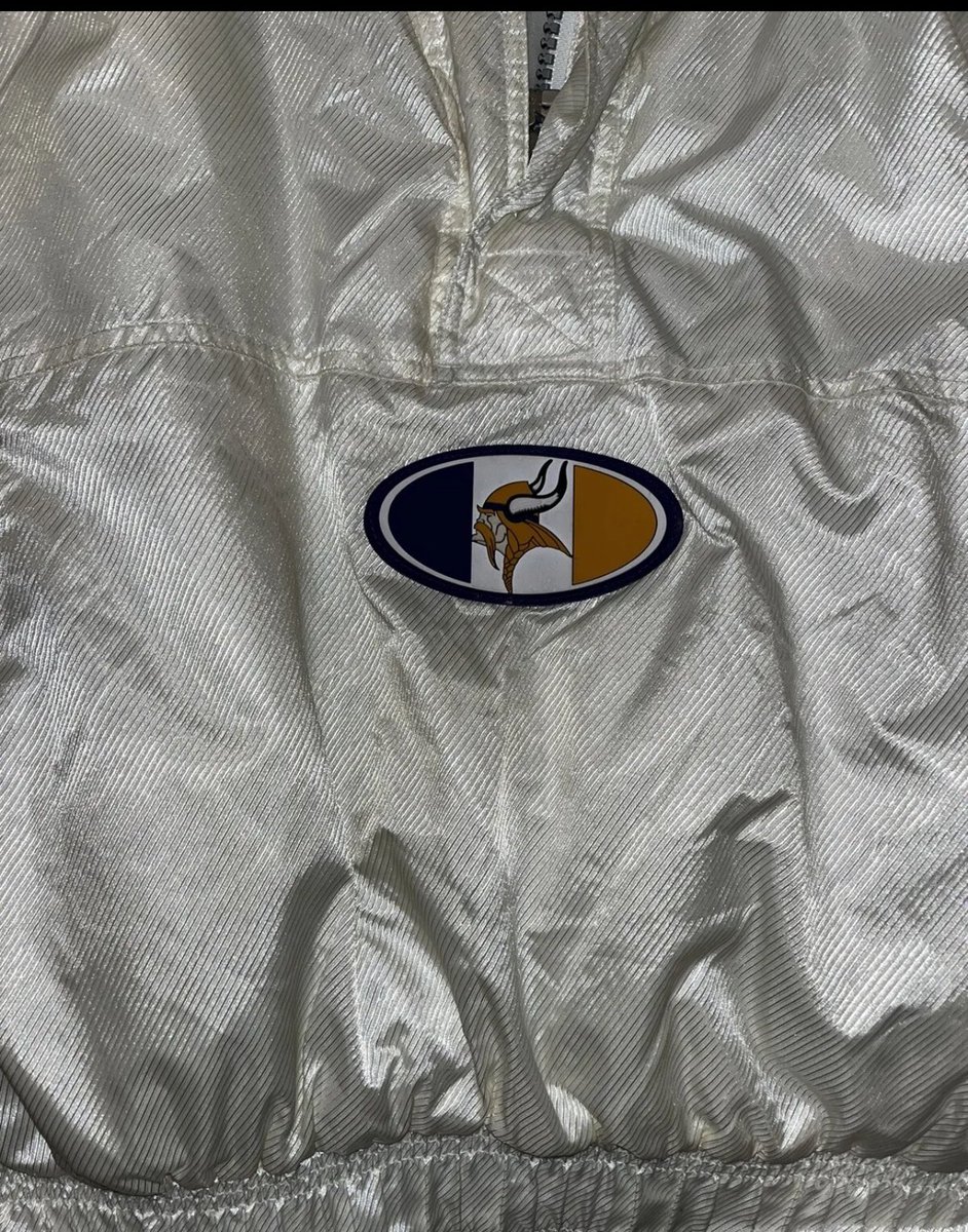 vikedoutmn's tweet photo. 🔥 One of the best looking Vikings @Starter jackets I have ever seen 🔥

Mint condition. Size large.

Priced at $185. #skol

Do not miss out ‼️

DM IF INTERESTED ‼️ https://t.co/hBR5rNH7xn