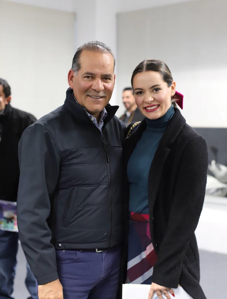 Acompañé hoy en su registro a <a href="/HjMontero/">Humberto Montero</a> y Luis Tiscareño; así como a Myrna Valdivia y mi hija Alejandra Orozco, quienes en fórmula, estarán participando como precandidatos de <a href="/AccionNacional/">Acción Nacional</a> para las diputaciones locales y regidurías en el proceso electoral del próximo domingo