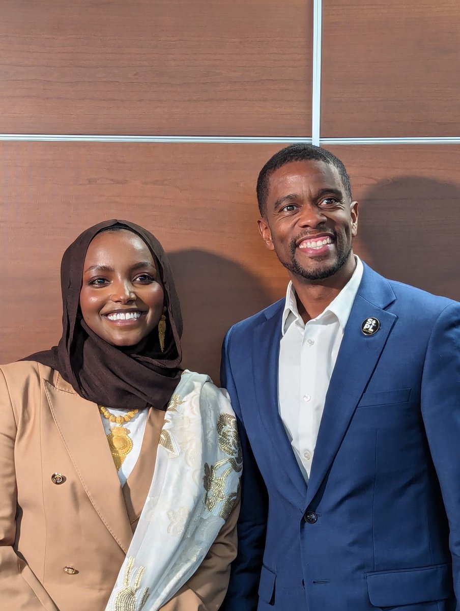 It’s New Mayor Tuesday in @stlouispark and @GoldenValleyMN! Congratulations @Nadia_Mohameds and @Roslynh4gvmayor; thank you for stepping forward to lead!