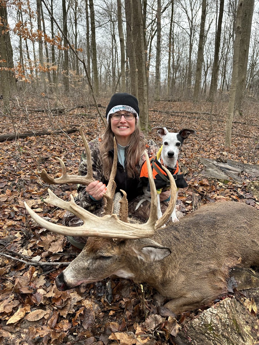 Congratulations to Erin Andrews on this 177 2/8 inch RackRoidz buck from the Midwest !!