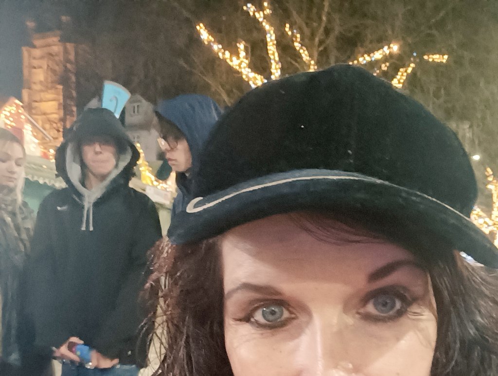 lorraine_warde's tweet photo. I'm the #jollyJaper #WindupMerchant from #Norwich #Norfolk #EastAnglia #England &amp; I love #winding my ex boyfriend @davetherave108 up because of his #hilsriousreactions #TattHilarious 😂 Darling Boy Dave was always #impersonatingpeople &amp; he was always #takingthrmickey #MyTurn!! 😂 https://t.co/DN1C8BjdTW