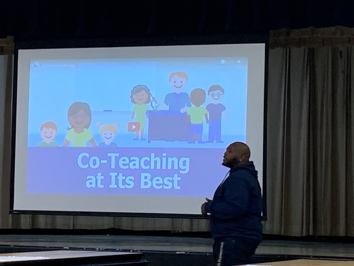 MontclairEleme2's tweet photo. Montclair Teacher Leaders started the second semester of school off with a focus on teamwork and strategic instructional practices. 💙🐴💛 https://t.co/jYTshU54bk