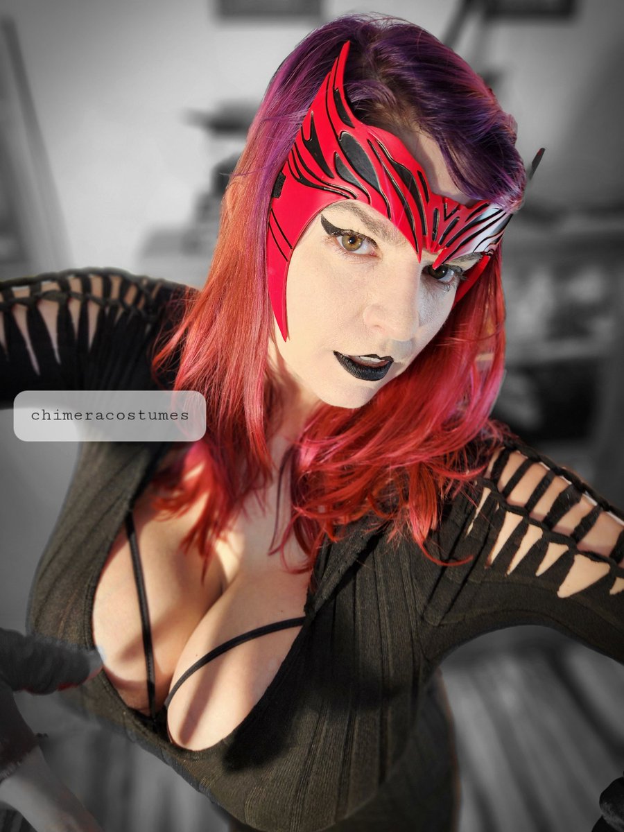 chimeracostumes's tweet image. Unleashing chaos in my Wanda Maximoff closet cosplay 🔮✨ #ScarletWitchCosplay #MagicInMotion #chimeracostumes #marvelcosplay #wandavision #avengers