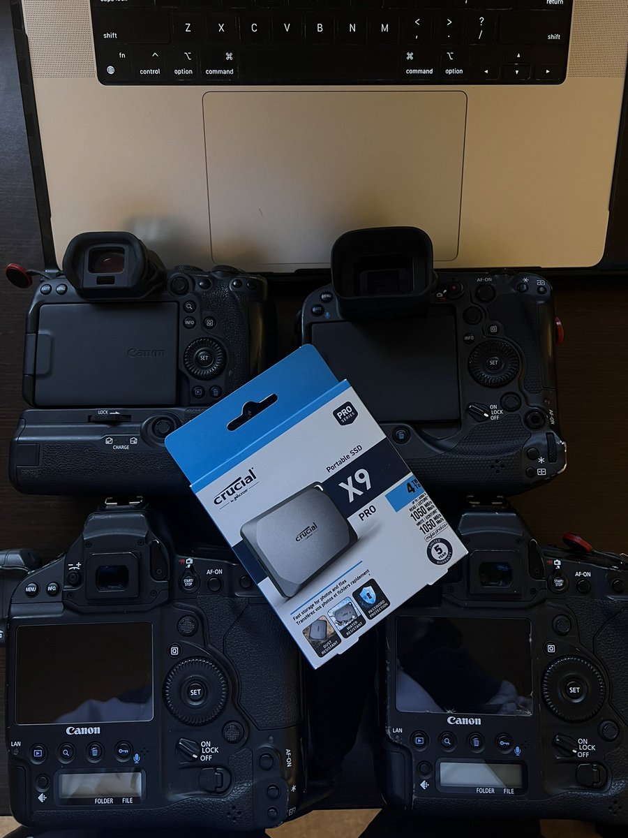 HowLao's tweet photo. Back to work - Dropped a video on my IG (@ HowLaoPhotography) of what I did today in prep for the new year. 

Website, Photo Mechanic, camera copyrights, and a new hard drive (and why I picked this one).

Happy new year everyone, I hope to see you on the sidelines! https://t.co/GNv401wdIW