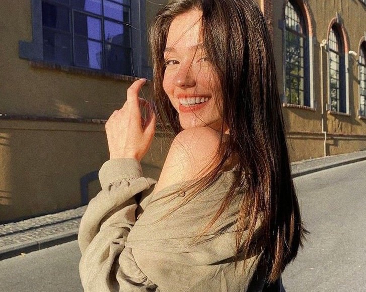 sevllachaparro's tweet photo. 🫀ꜰᴀʟʟɪɴɢ ɪɴ ʟᴏᴠᴇ; casgali au

Em que Magali testemunha sua vida ruir quando a traição de Quin se espalha pelos corredores da universidade.

Ou, em que Cebola bola um plano infalível para ajudar sua prima, e Cascão concorda em ser o falso ficante de sua ex-melhor amiga. https://t.co/Q8PQ86BrAu