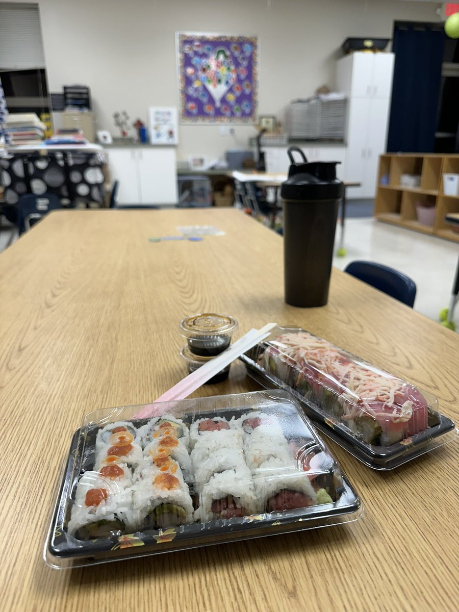 FeganAD's tweet photo. When your wife is a preschool teacher… You have dinner in the classroom. #TinyChairs #FamilyTime #ClassroomPrep 🍱 🍣 https://t.co/gWgsQU08U7