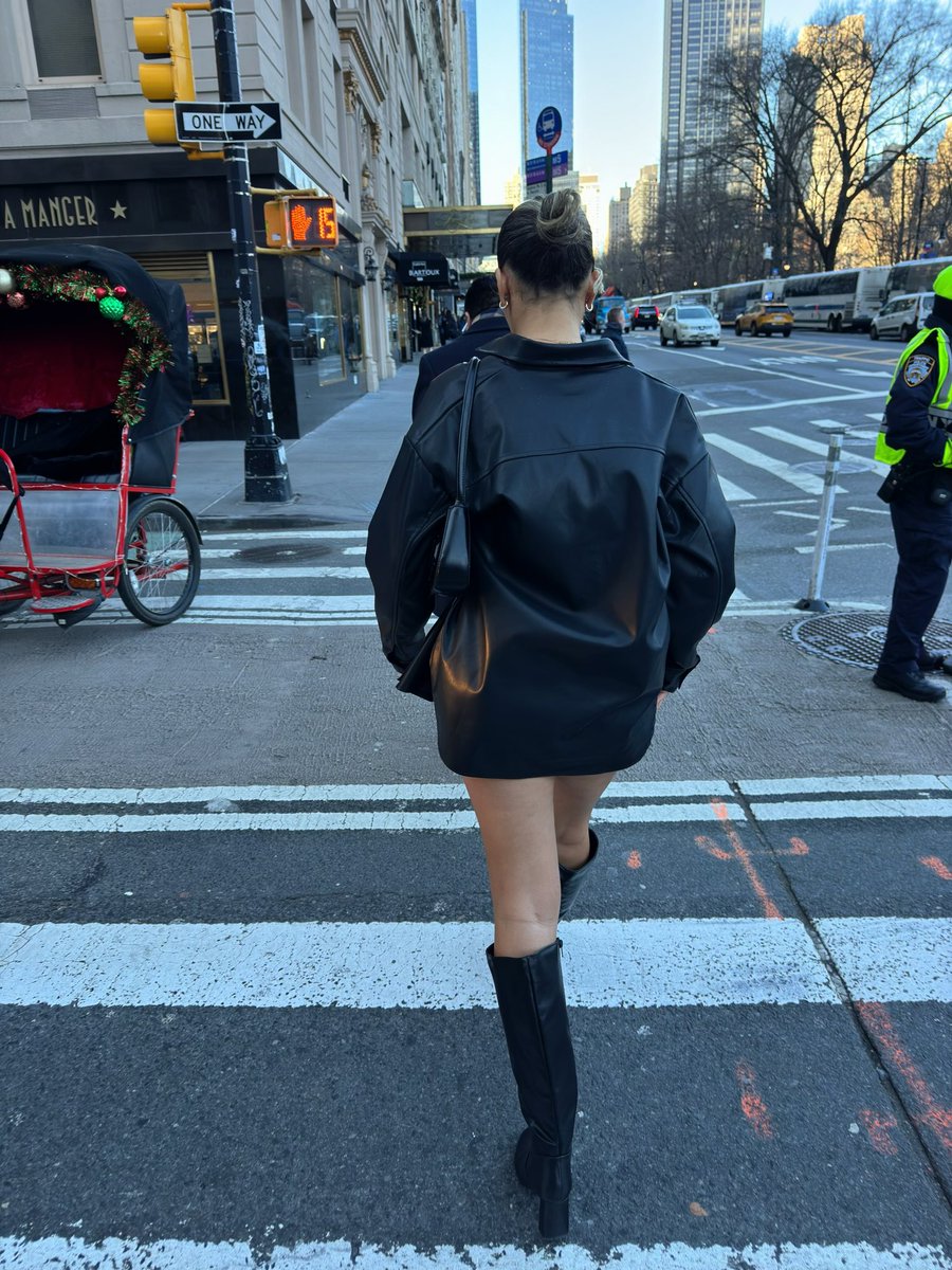 ___talss's tweet photo. NYC🗽 https://t.co/4GOkkP42Tr